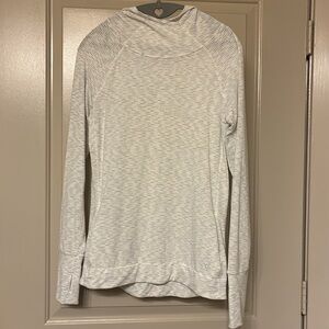 GapFit Breathe long sleeved White & Gray Top-has hood, and pockets. Size Small